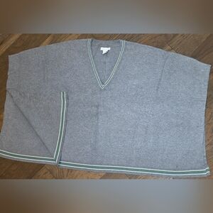 House of Harlow 1960 Gray V-Neck Poncho Ladies Sweater OS Like New Smoke Free Ne